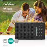 Radio FM | Diseño Portátil AM / Alimentado por Baterias Analógico 1.5 W Pantalla Blanca Negra Salida de Auriculares Negro